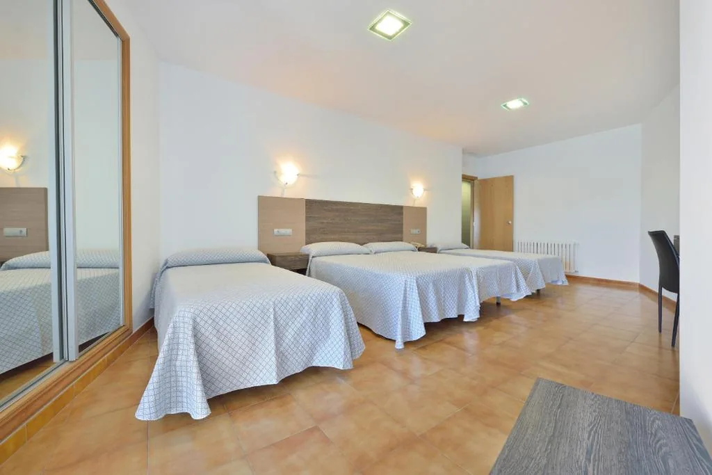 Doppelzimmer mit Zustellbett — Hotel Montemar *** Superior