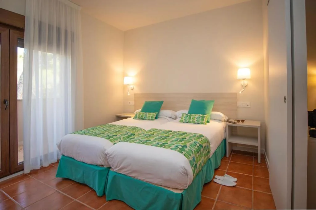 Privilege-Doppelzimmer (2 Erwachsene) – 2 Betten — Hotel Montepiedra 4''''sup