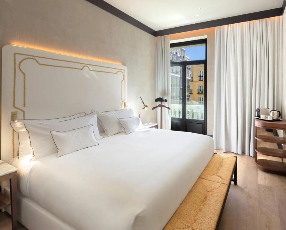 Albero客房 - 1张特大双人床 — Hotel Montera Madrid, Curio Collection By Hilton