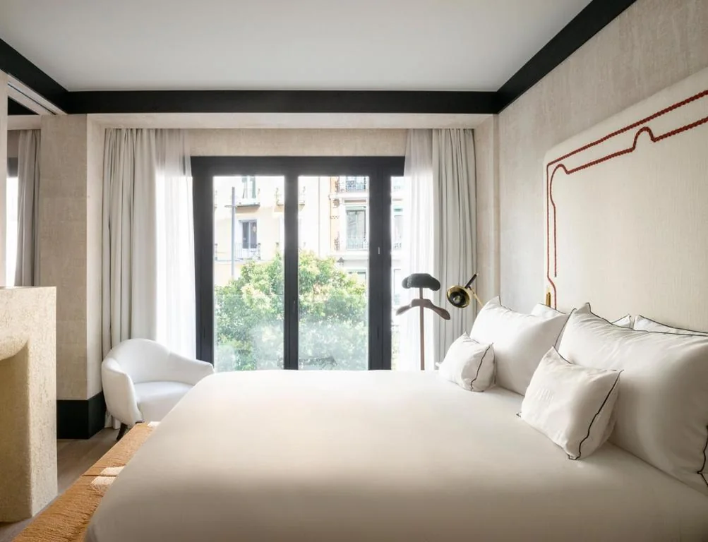 Corinto套房 - 1张特大双人床 — Hotel Montera Madrid, Curio Collection By Hilton