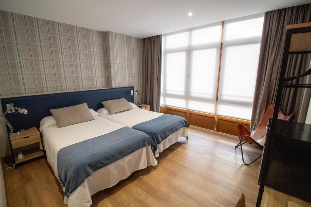Doppelzimmer mit 1 oder 2 Betten — Hotel Montero