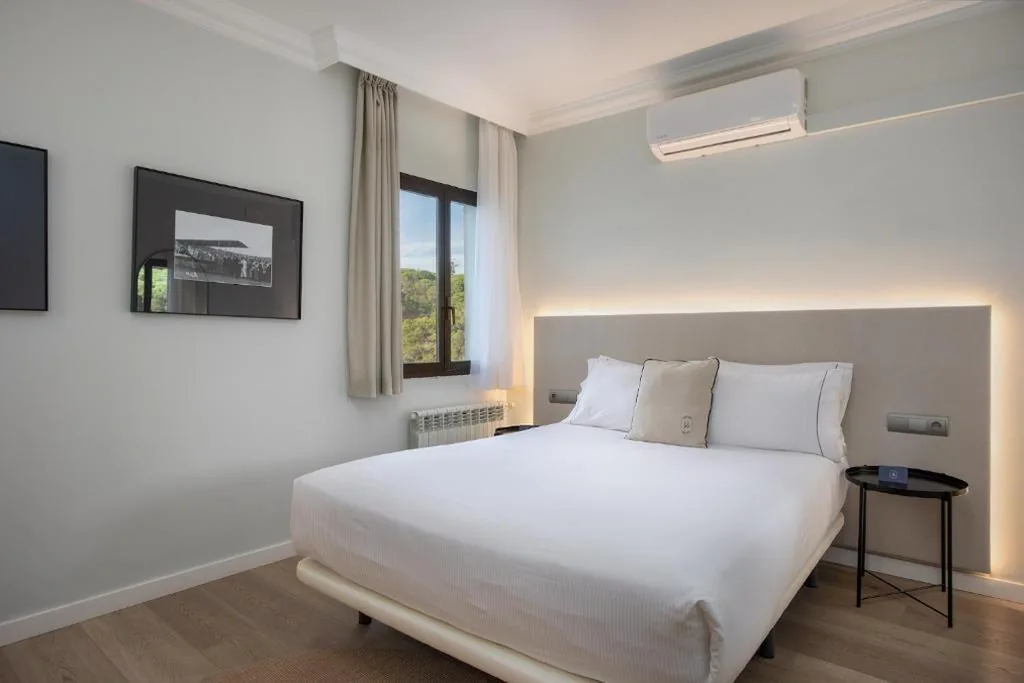 Quarto Duplo Básico — Hotel Montjoi by Brava Hoteles