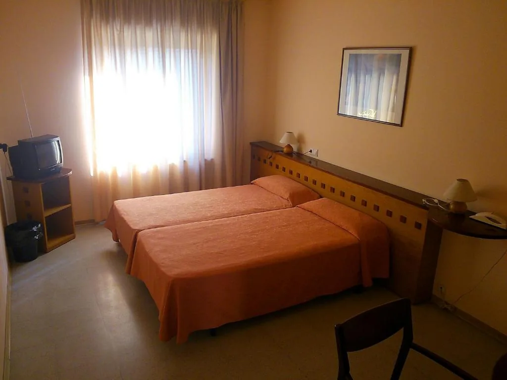 Chambre double avec 2 lits — Hotel Montmeló