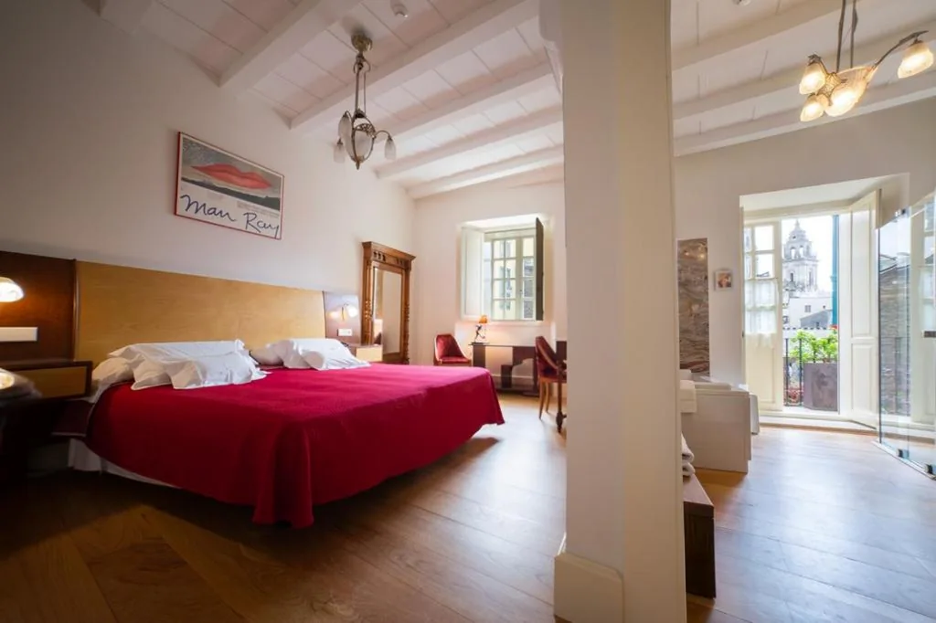 Suite — Hotel Monumento Pazo de Orbán