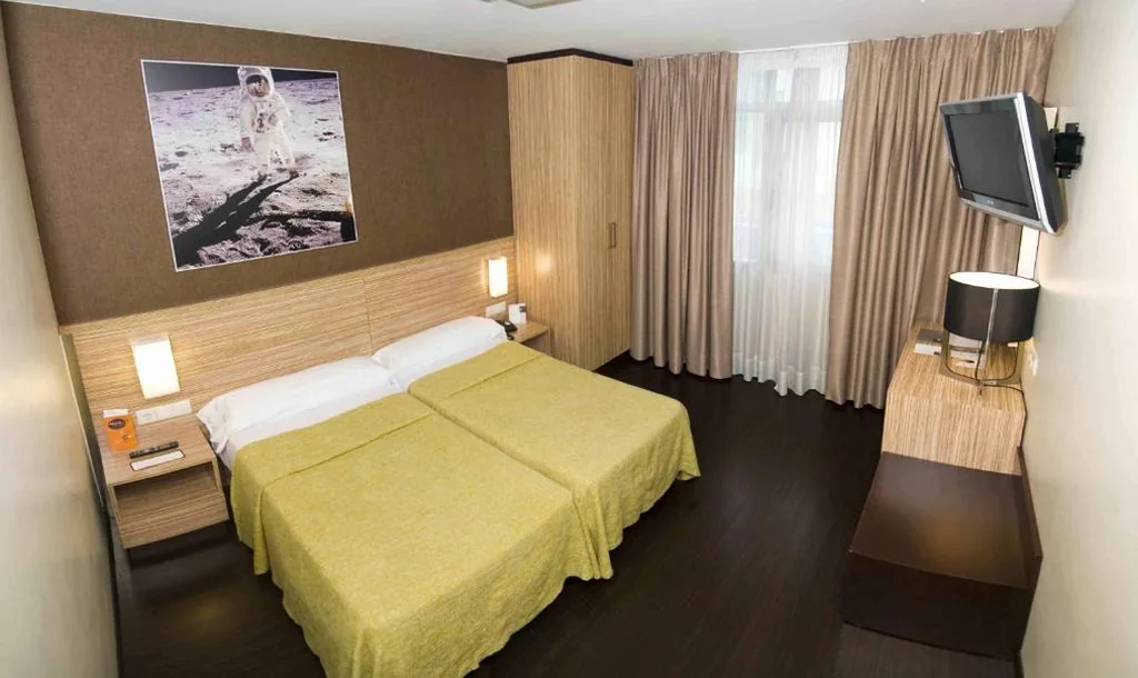Double Room - 1 or 2 Beds — Hotel Moon