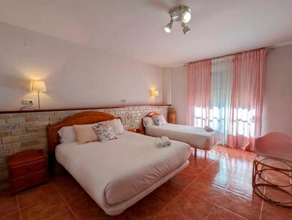 Camera Tripla — Hotel Moregón
