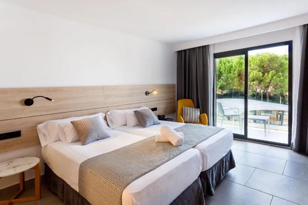 Quarto Duplo Superior (2 adultos) — Hotel Morlans Suites - Adults Only