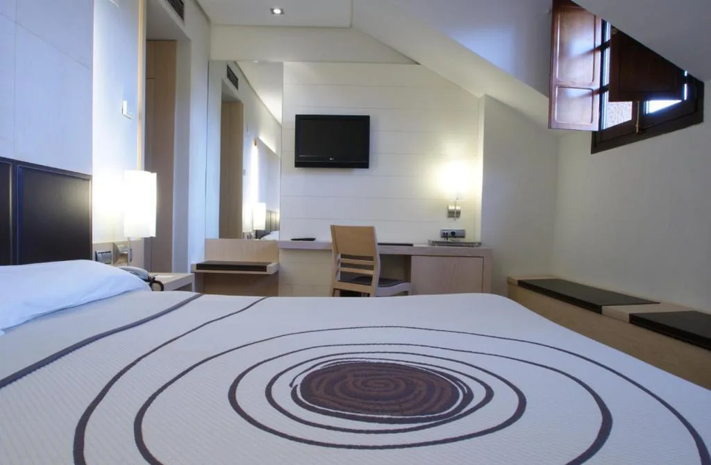 Tweepersoonskamer - 1 of 2 bedden — Hotel Mozart