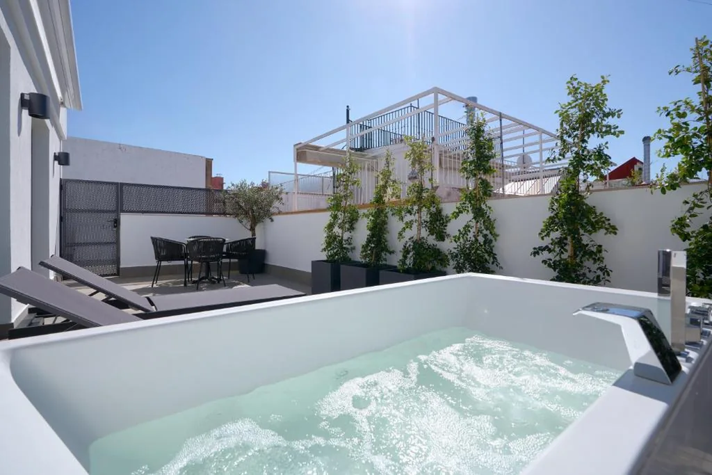 Quarto Duplo Deluxe com jacuzzi e terraço — Hotel Murillo Reinoso