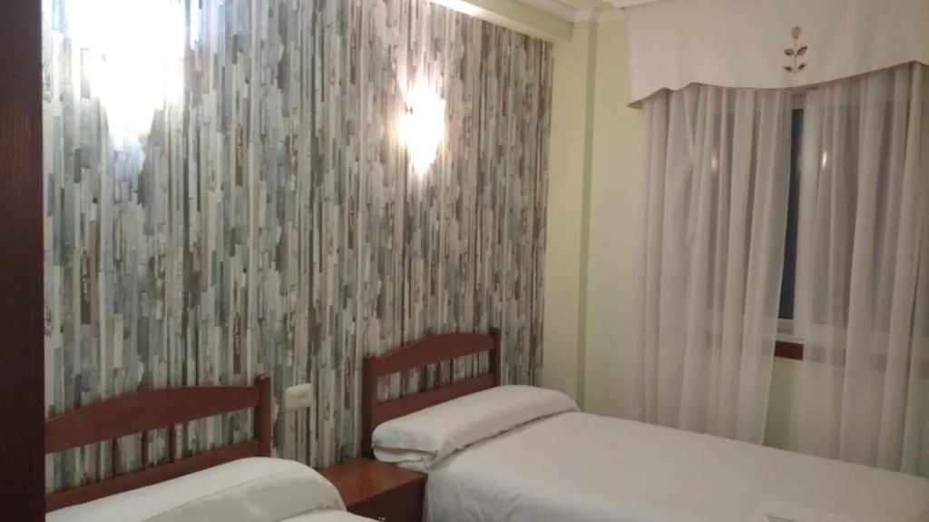 Camera doppia con letti singoli — Hotel My Rooms Camiño do Mar