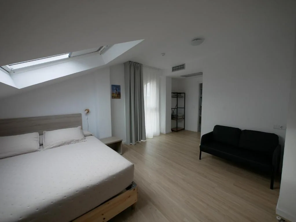 豪华特大床房 — Hotel Myro