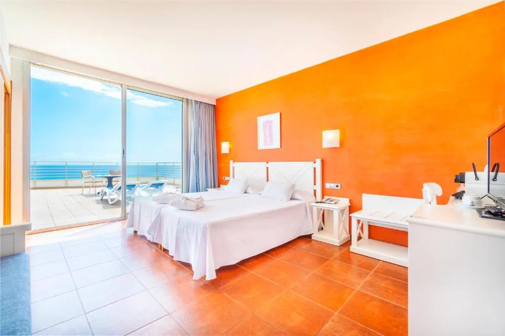 Suite Junior con vistas al mar — Hotel Na Forana