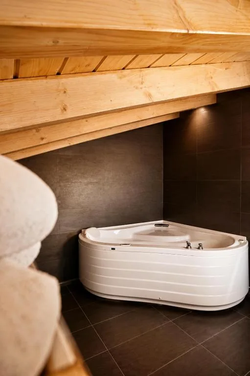 Penthouse mit Whirlpool — Hotel Nagusi