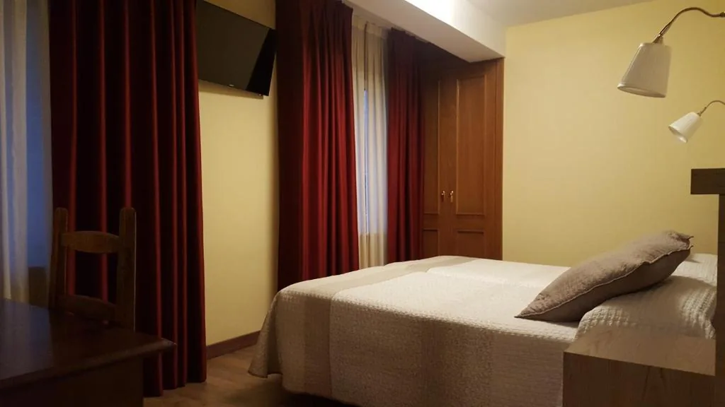 Habitación Doble - 1 o 2 camas — Hotel Naranjo De Bulnes