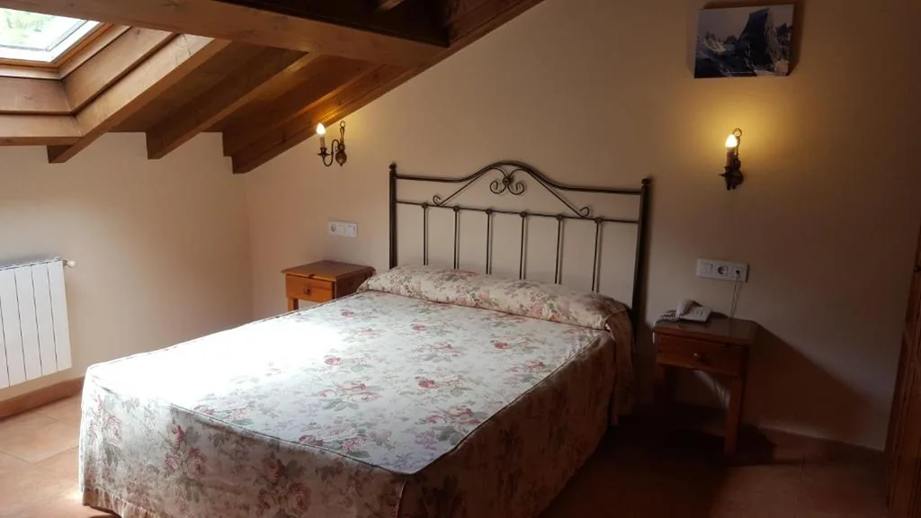 Habitación Doble Superior - 1 o 2 camas — Hotel Naranjo De Bulnes
