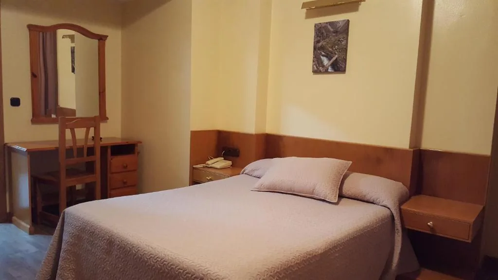 Habitación Individual — Hotel Naranjo De Bulnes