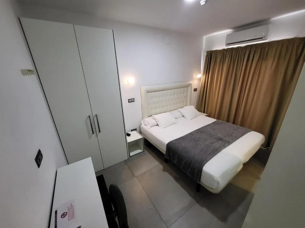Doppelzimmer mit Terrasse und Meerblick – 1 oder 2 Betten — Hotel Natursun