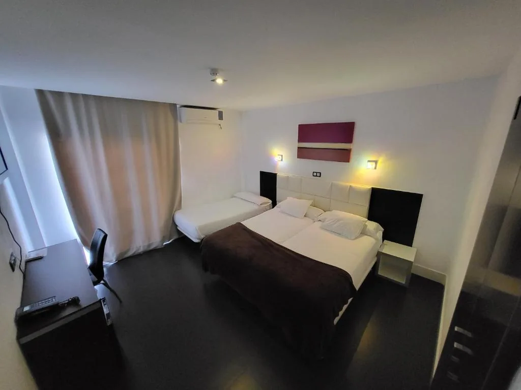 Dreibettzimmer mit Meerblick — Hotel Natursun