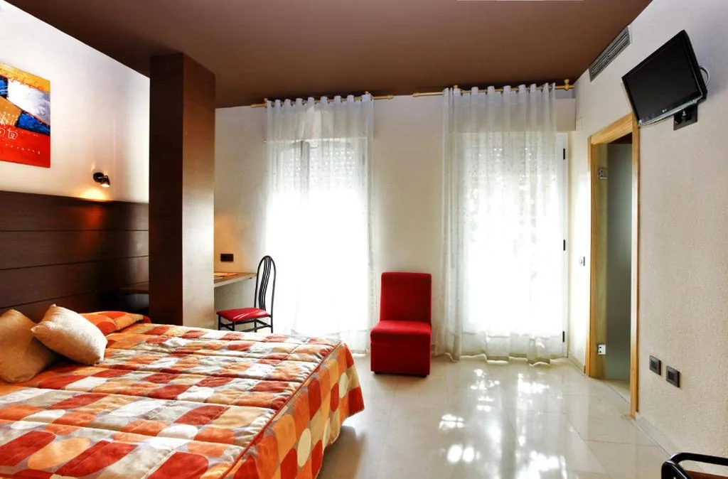 Doppelzimmer – 1 oder 2 Betten — Hotel Navarro