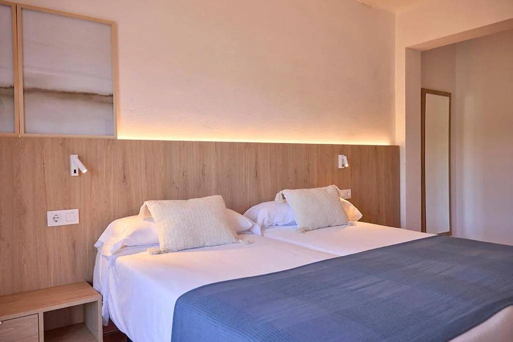 Camera doppia con balcone - 2 letti — Hotel Navia Santa Ponsa - Adults Only