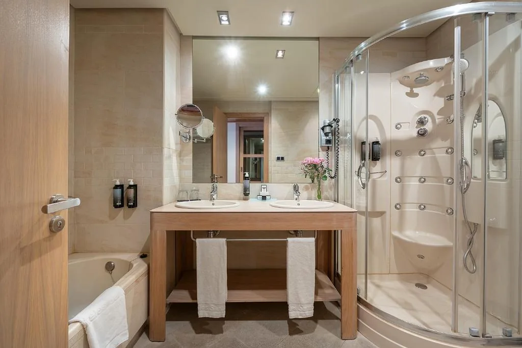 Quarto Triplo Standard — Hotel Nelva