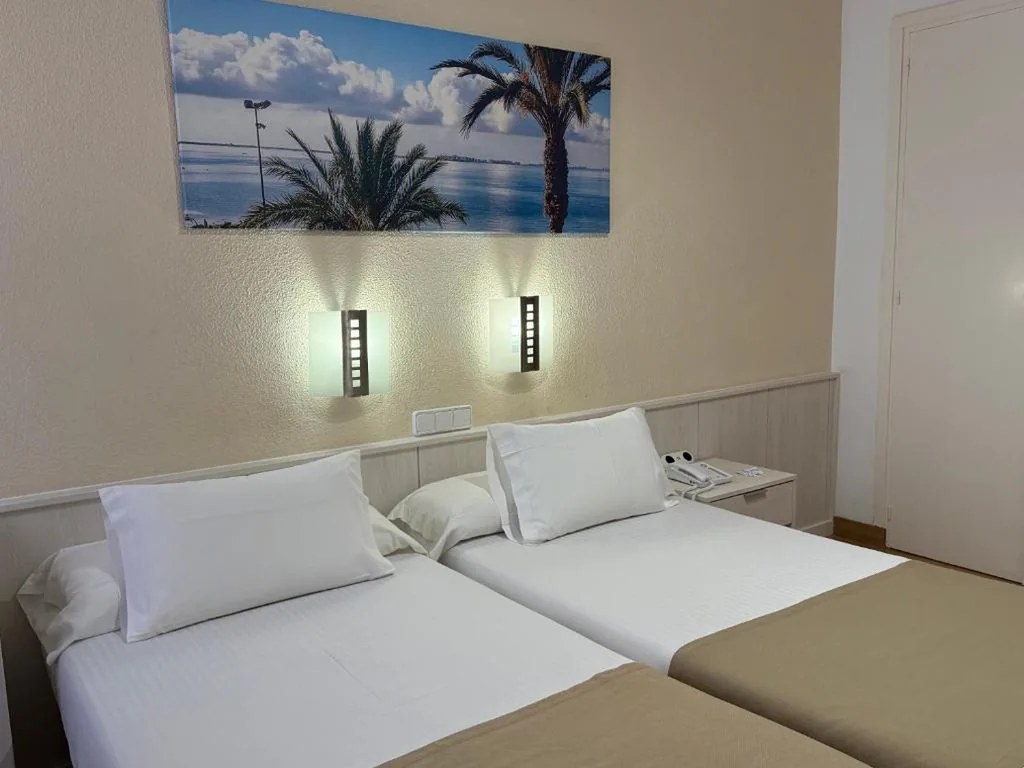 Tweepersoonskamer - 2 bedden — Hotel Neptuno