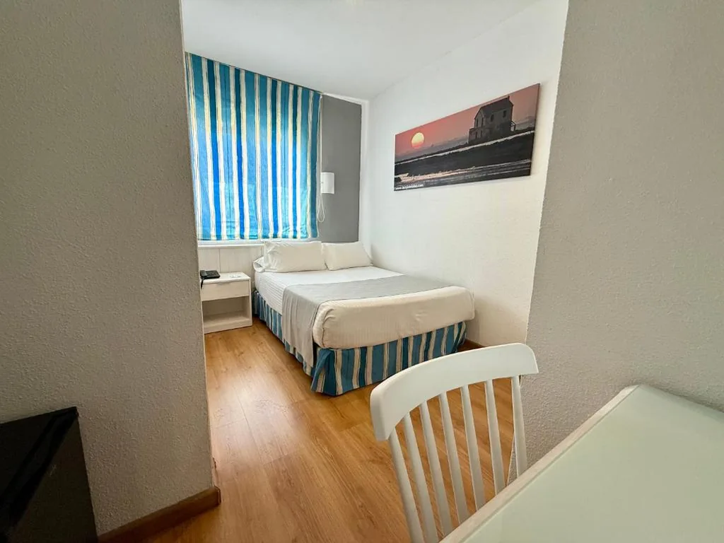 Voordelige eenpersoonskamer — Hotel Neptuno