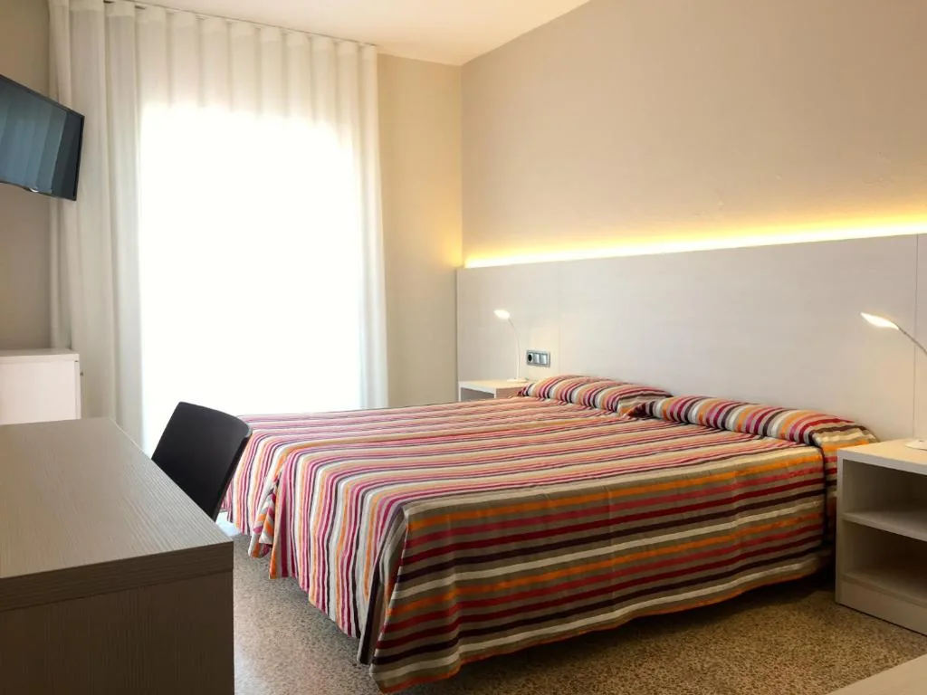 Doppelzimmer mit Poolblick - 1 oder 2 Betten — Hotel Nereida