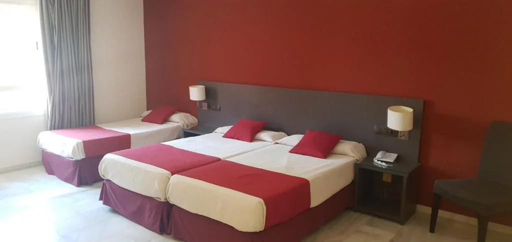 Camera Doppia con letto aggiunto — Hotel Nerja Club by Dorobe