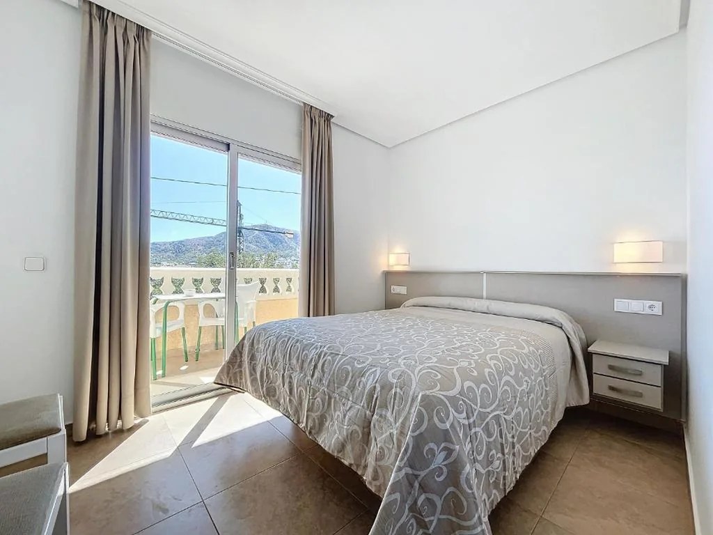 Doppelzimmer mit Balkon – 1 oder 2 Betten — Hotel Noguera El Albir