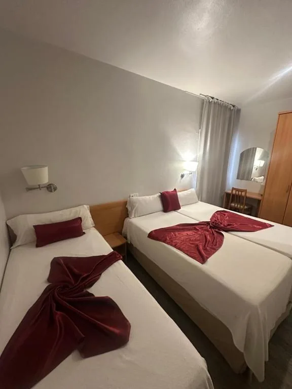 Dreibettzimmer — Hotel Norai