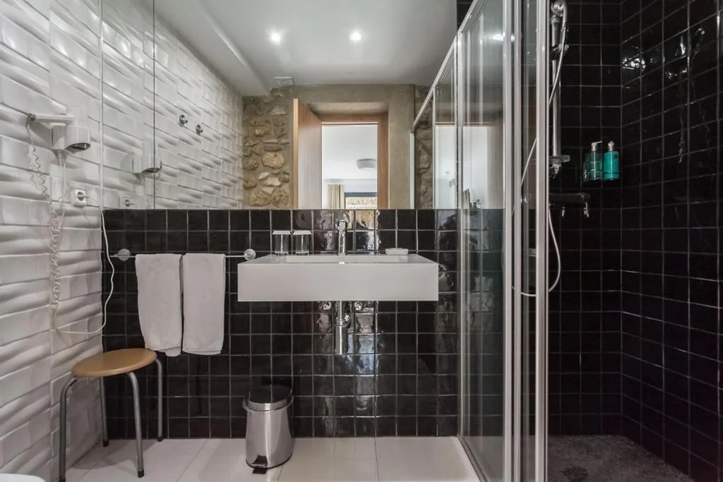 Budget Standard Double Room with Terrace (2 Adults) - Annex — Hotel Nou Romà