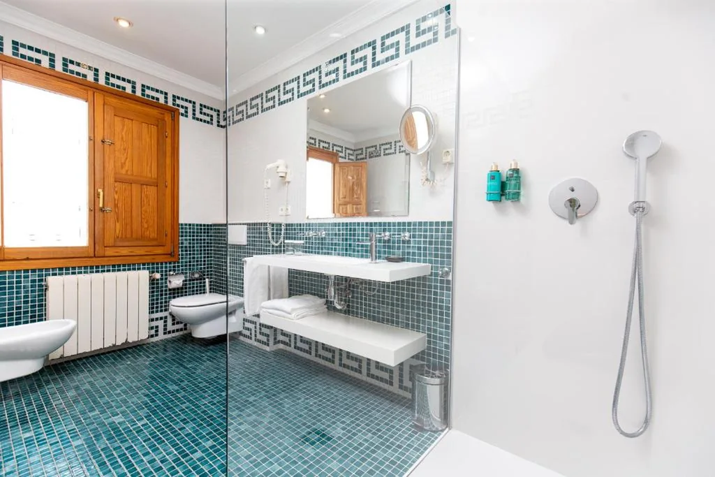 Double Room - 1 or 2 Beds — Hotel Nou Romà