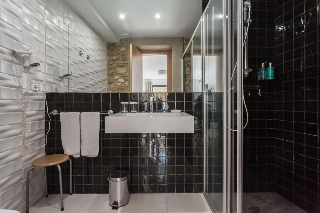 Economy Standard Double Room (2 Adults) - Annex — Hotel Nou Romà