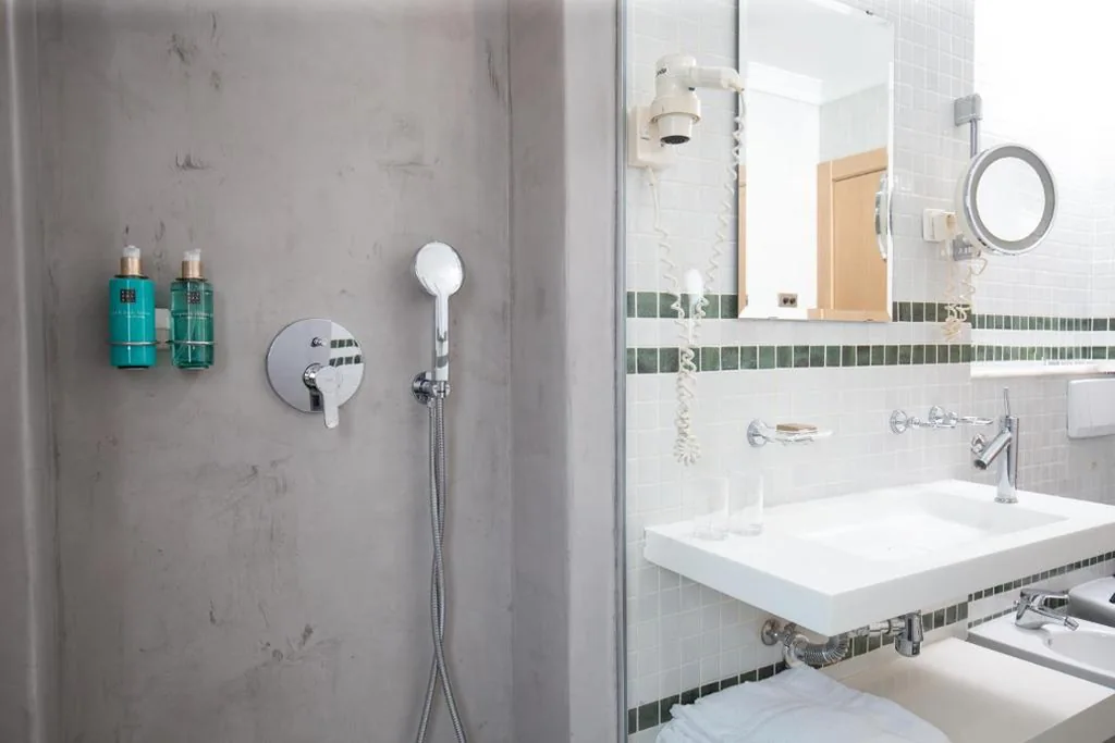 Superior Double Room — Hotel Nou Romà