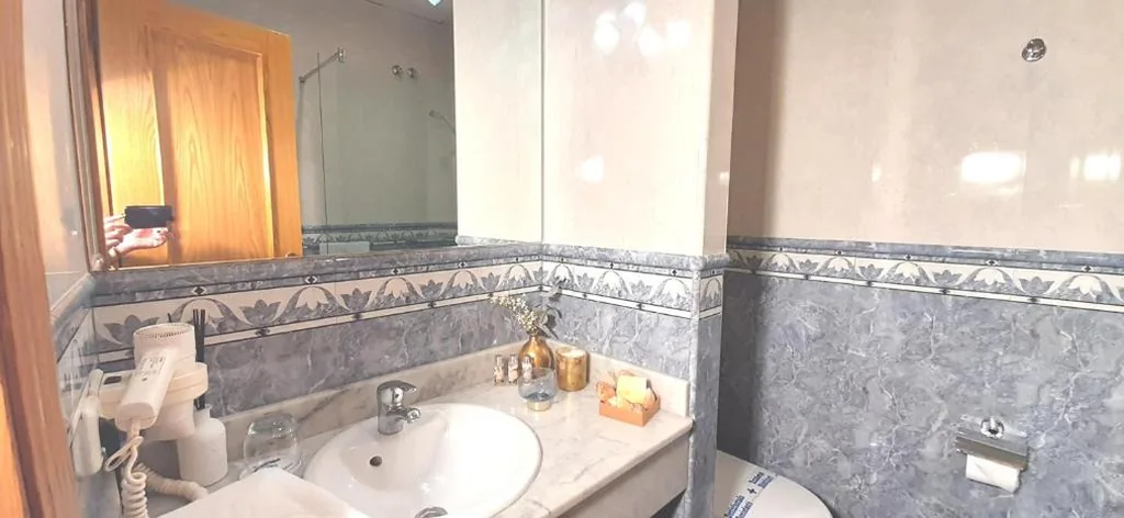 Habitación Estándar - 1 cama grande — Hotel Nueva Plaza