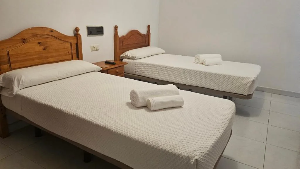 Habitación Doble - 2 camas — Hotel Nuevo Julios by Olda