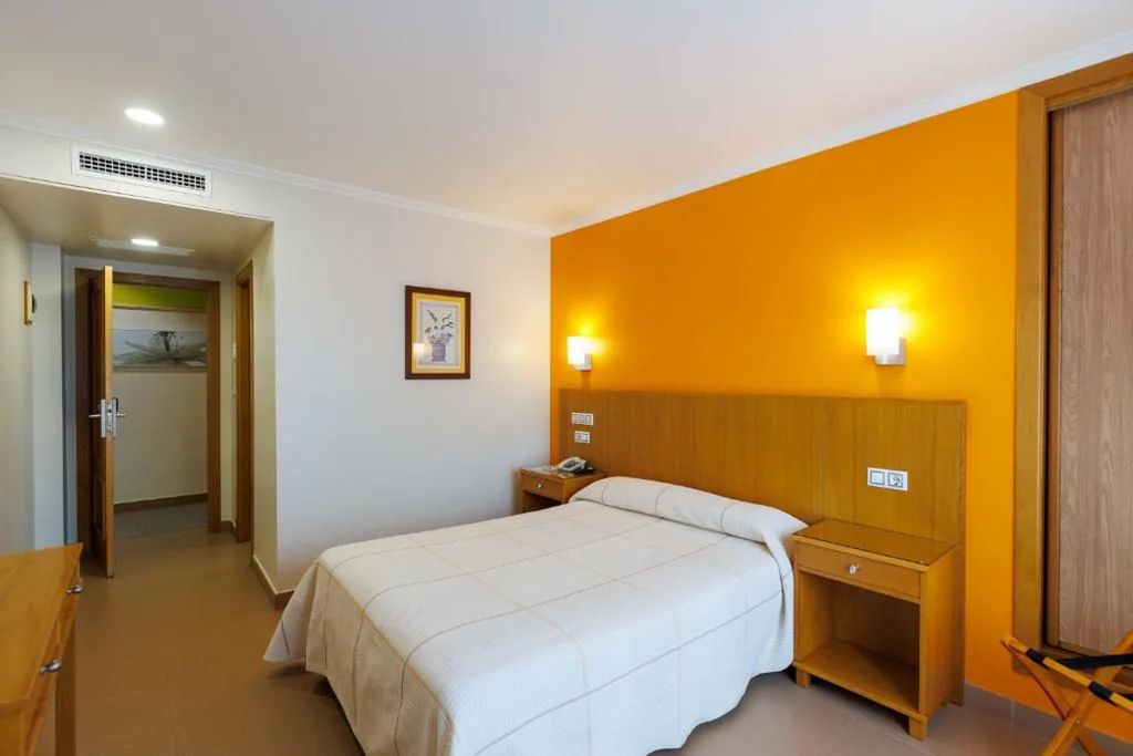 Quarto Individual — Hotel O Cruceiro