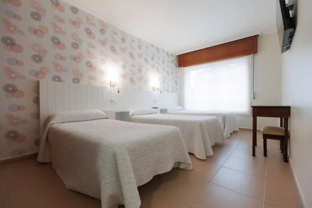Quarto Triplo — Hotel O Cruceiro