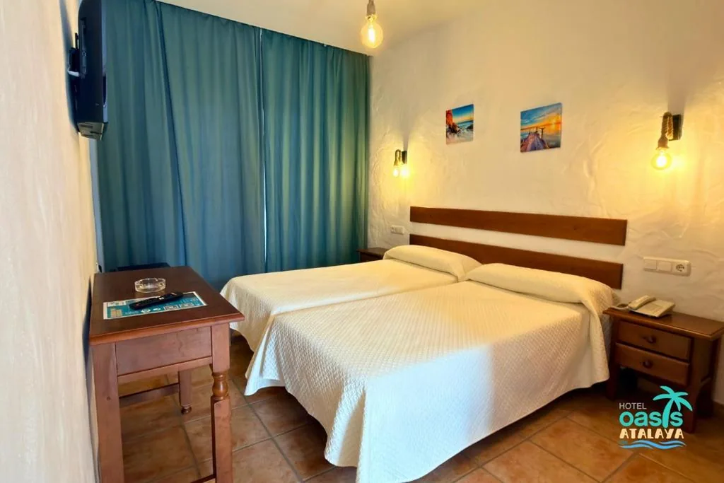 Quarto Duplo Standard - 2 camas — Hotel Oasis Atalaya