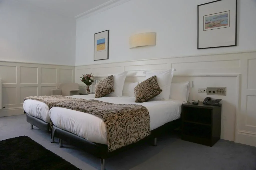 Doppelzimmer mit 2 Betten — Hotel Olajauregi