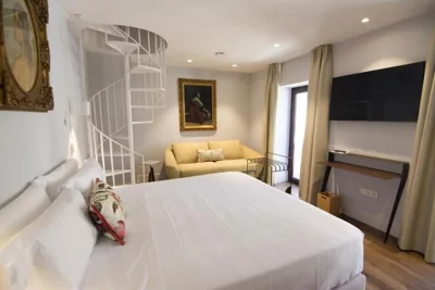 Hotel Oleum - Parking Gratuito bajo disponibilidad y reserva previa — foto 7