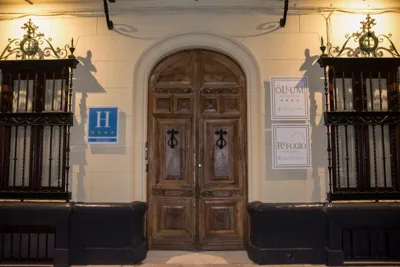 Hotel Oleum - Parking Gratuito bajo disponibilidad y reserva previa — foto 9