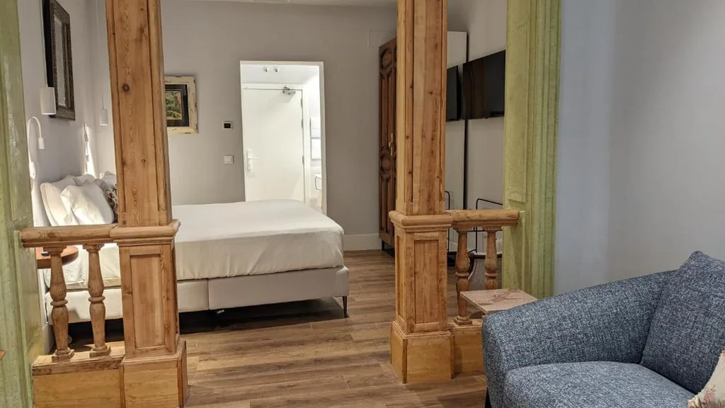 Suite Junior — Hotel Oleum - Parking Gratuito bajo disponibilidad y reserva previa