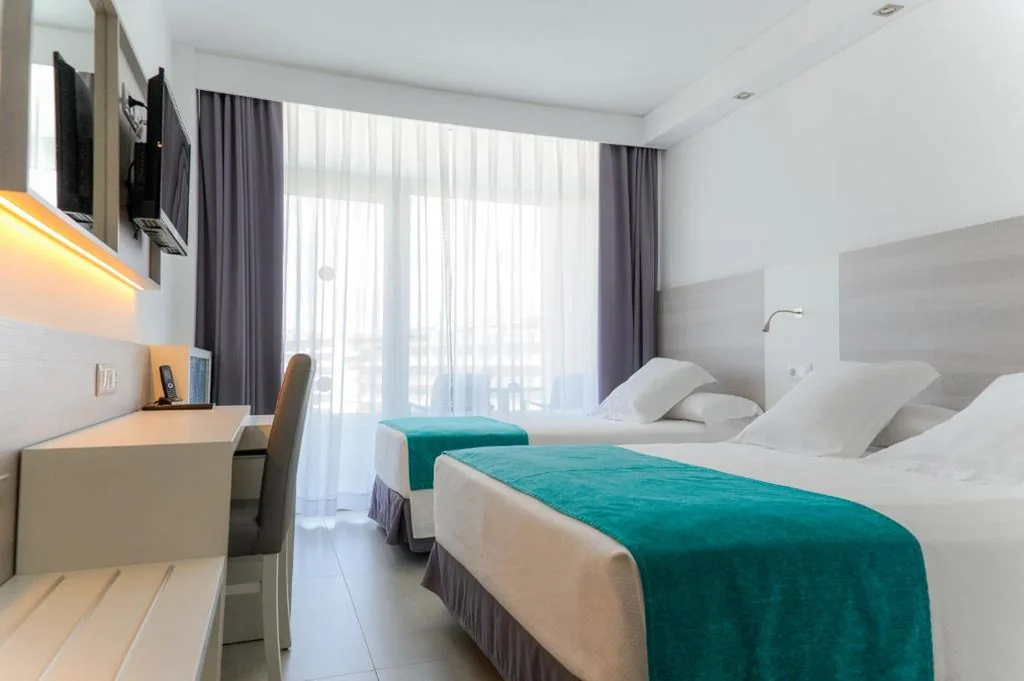 Habitación Doble - 1 o 2 camas (1 adulto y 1 niño) — Hotel Olympus Palace