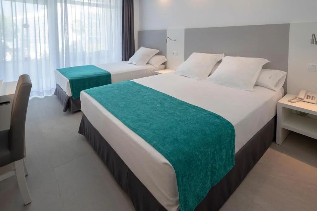 Habitación Triple — Hotel Olympus Palace