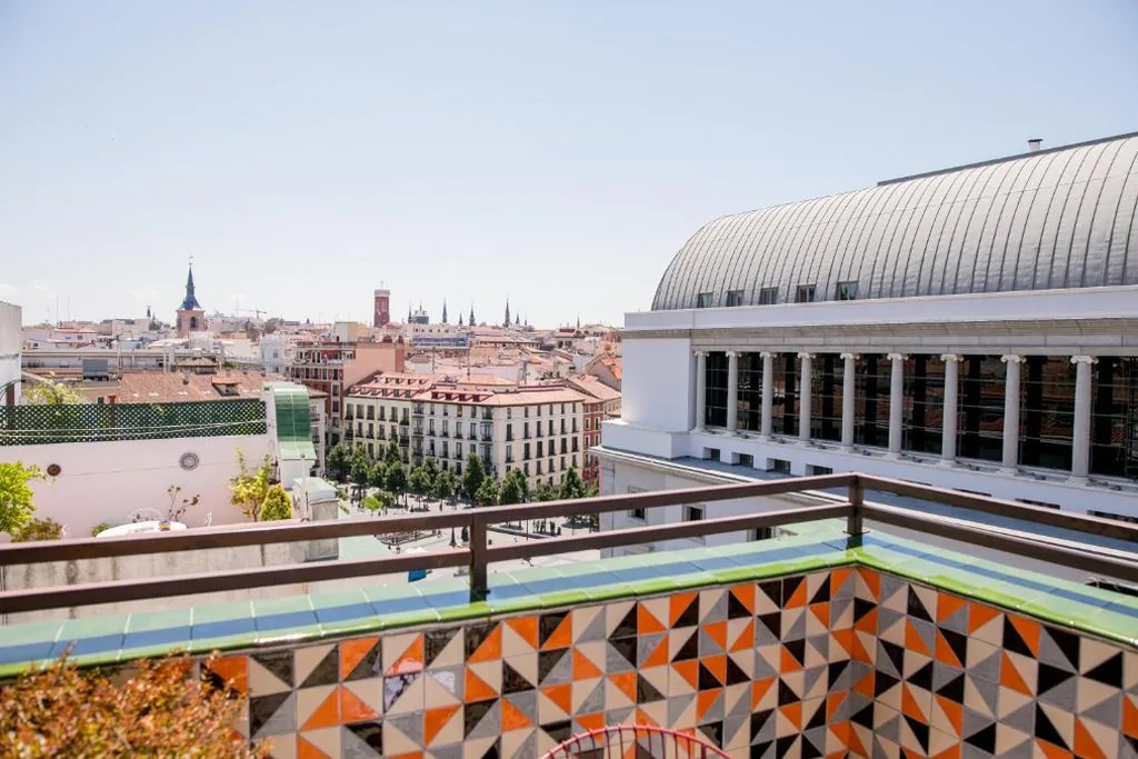 Habitación Doble con terraza y bañera de hidromasaje — Hotel Opera