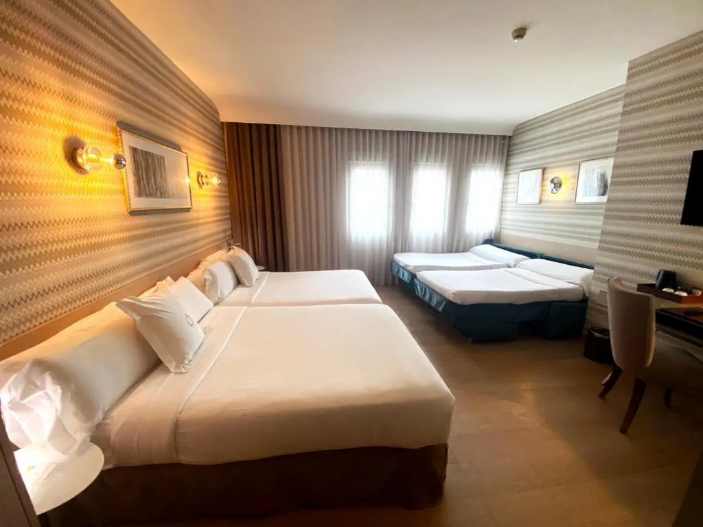 Habitación Familiar (4 adultos) — Hotel Opera