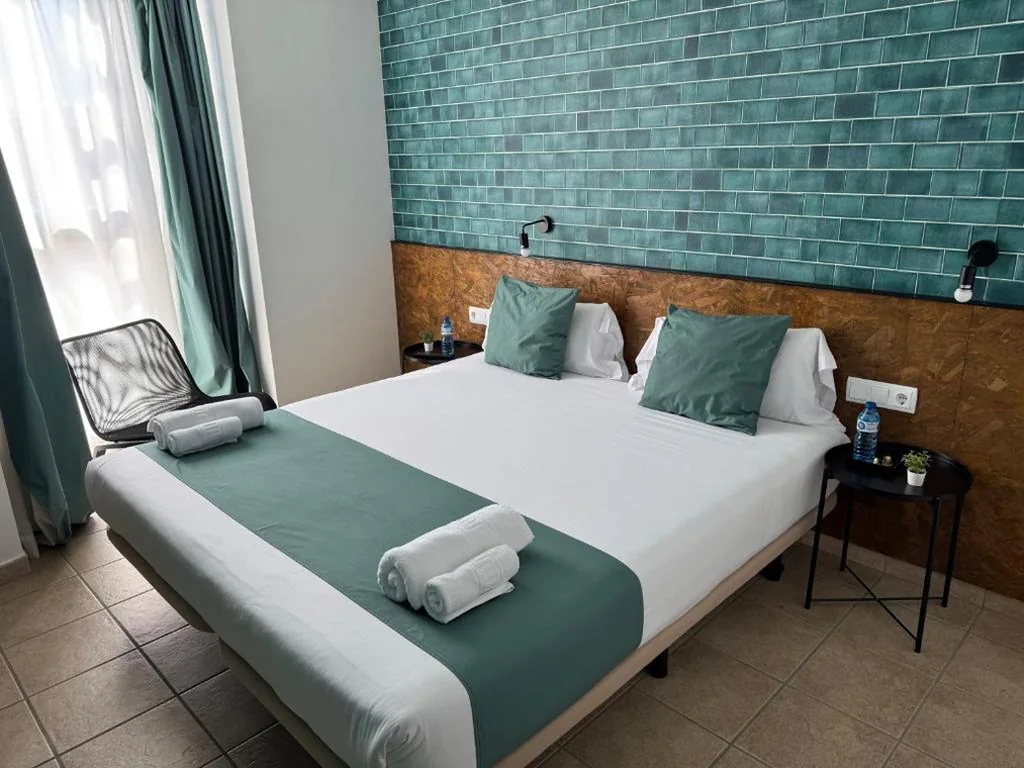 Habitación Doble — HOTEL ORENETA - Gironella