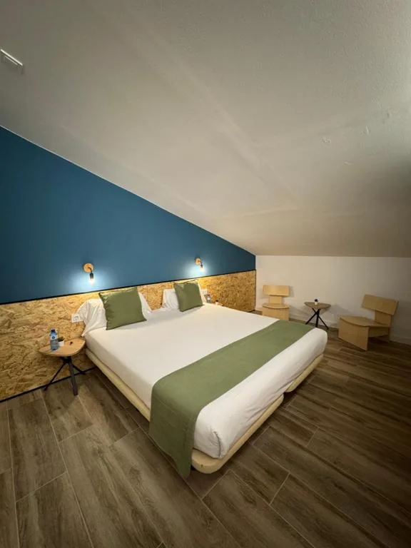 Habitación Familiar Superior — HOTEL ORENETA - Gironella